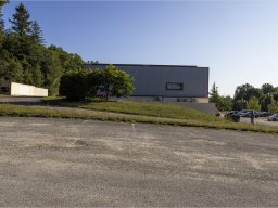 La Fabrique vue du parking